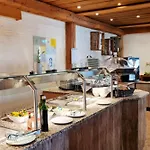 Garner Sued By Ihg 4*