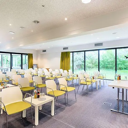 Select Hotel