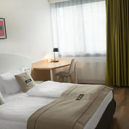 فندق Garner Sued By Ihg