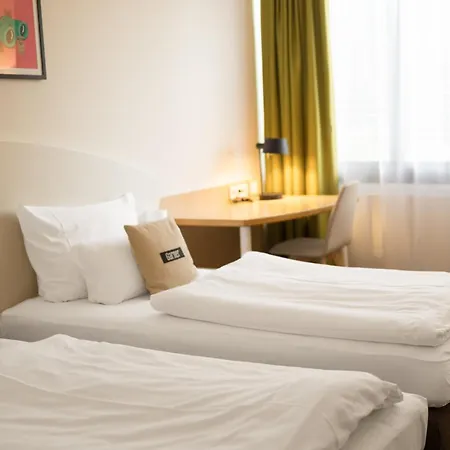 Garner Sued By Ihg Szálloda 4*