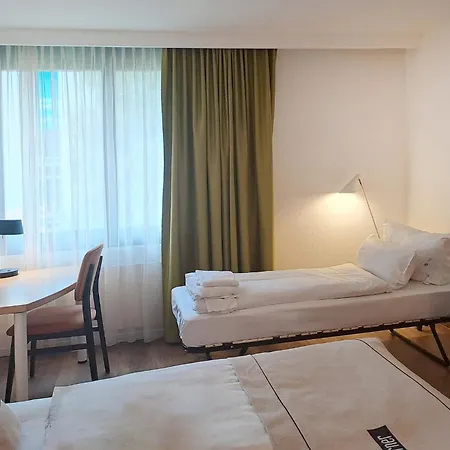 Szálloda Garner Sued By Ihg