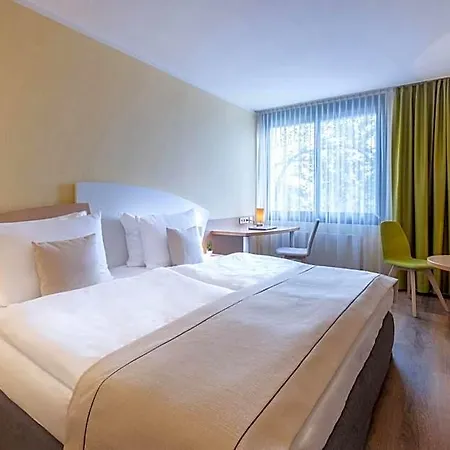 Garner Sued By Ihg 4*