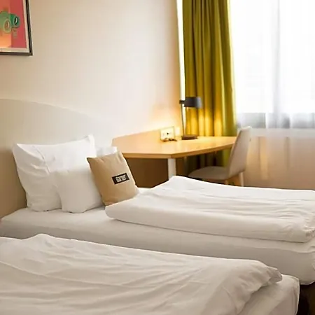 Garner Sued By Ihg Erlangen