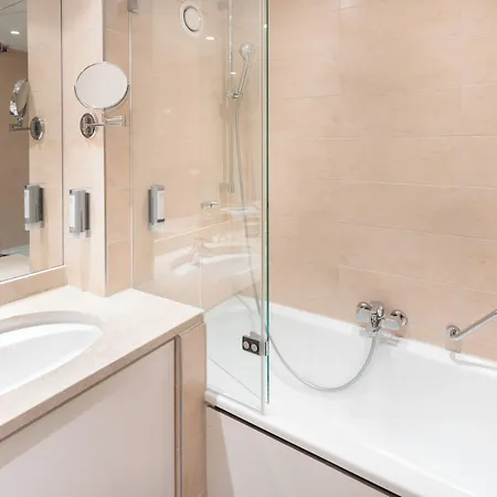 Garner Sued By Ihg 4* ארלנגן